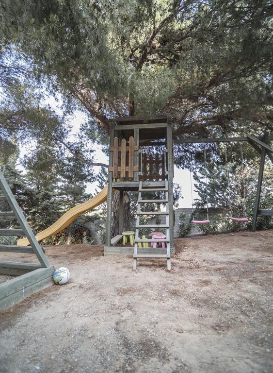 Villa Corina Near The Airport Kouvarás Екстериор снимка