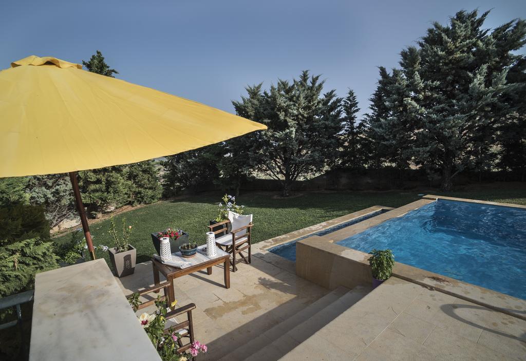 Villa Corina Near The Airport Kouvarás Екстериор снимка