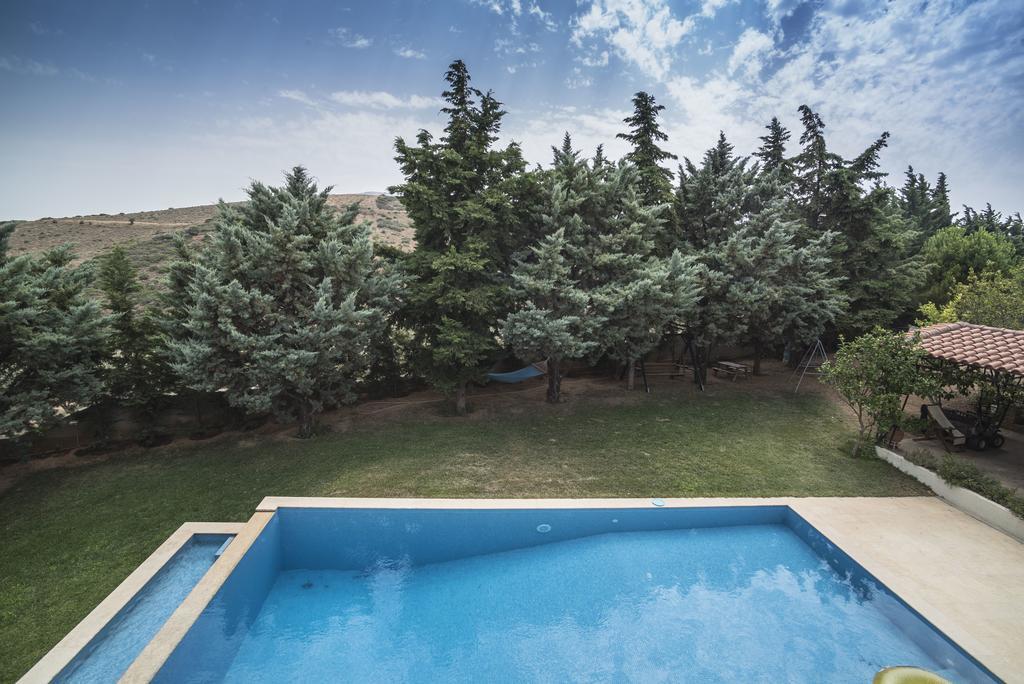 Villa Corina Near The Airport Kouvarás Екстериор снимка