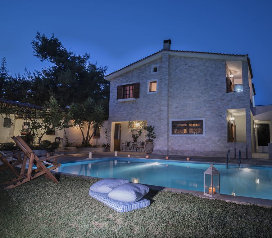Villa Corina Near The Airport Kouvarás Екстериор снимка