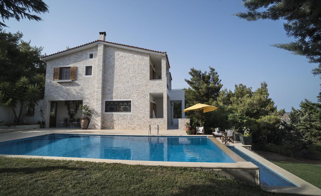 Villa Corina Near The Airport Kouvarás Екстериор снимка