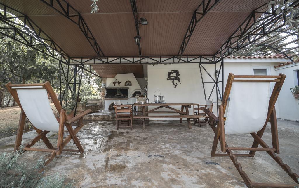 Villa Corina Near The Airport Kouvarás Екстериор снимка