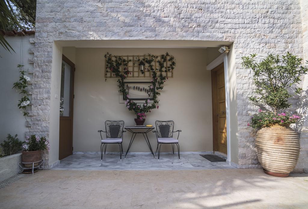 Villa Corina Near The Airport Kouvarás Екстериор снимка