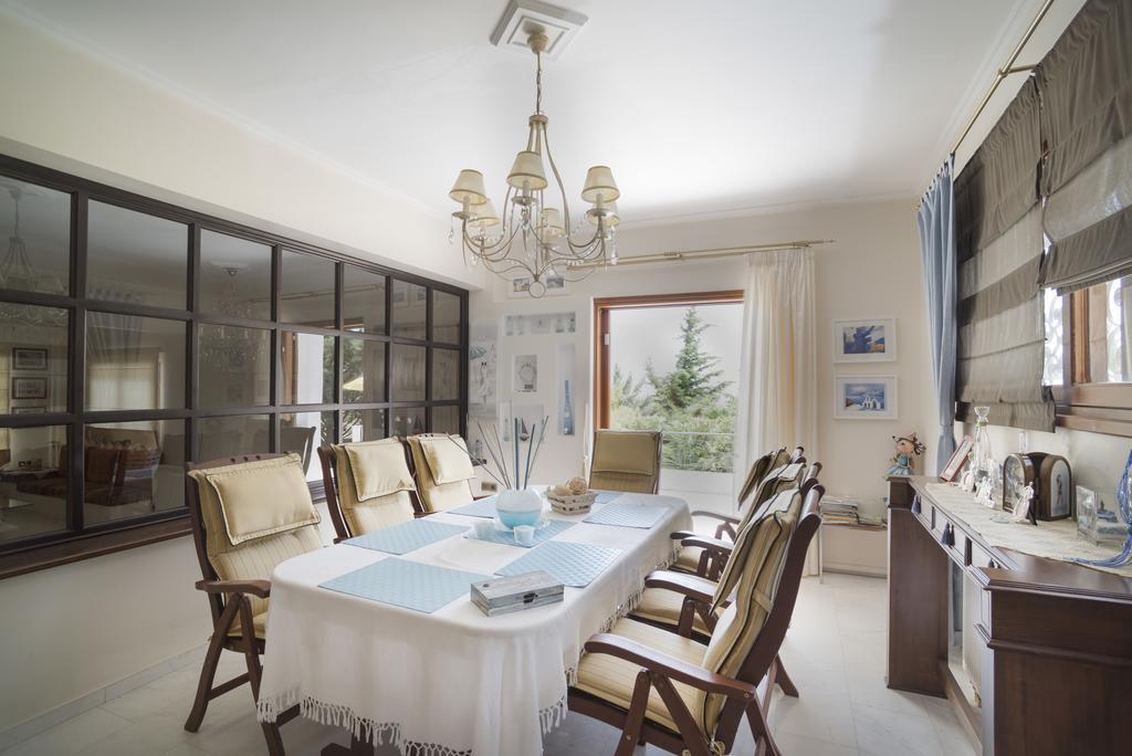 Villa Corina Near The Airport Kouvarás Екстериор снимка
