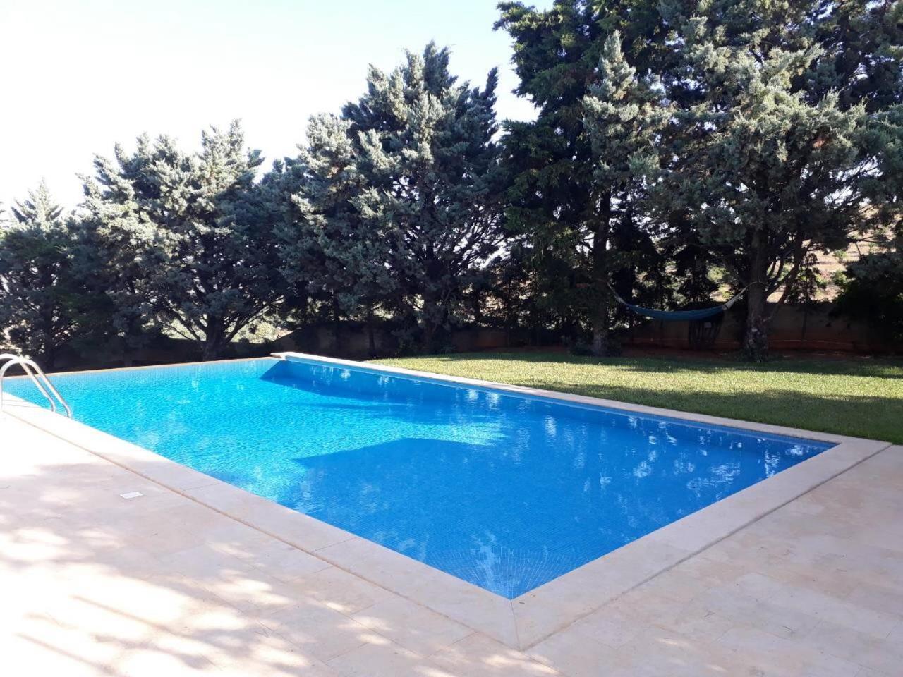 Villa Corina Near The Airport Kouvarás Екстериор снимка