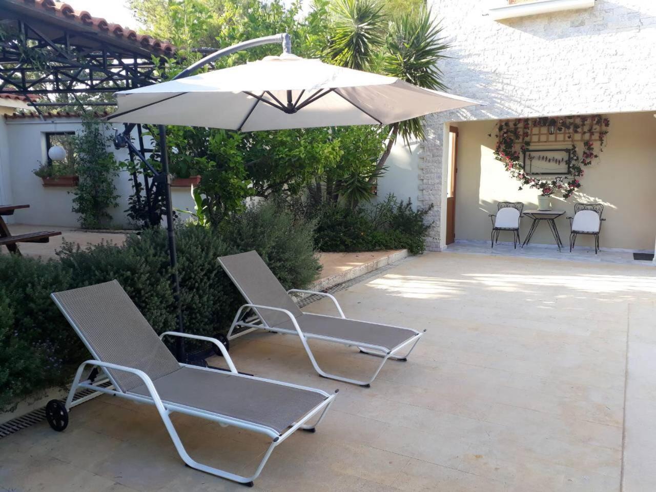 Villa Corina Near The Airport Kouvarás Екстериор снимка