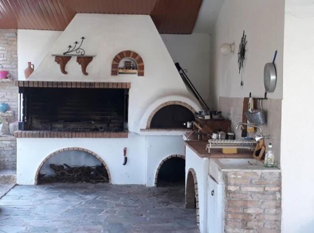 Villa Corina Near The Airport Kouvarás Екстериор снимка