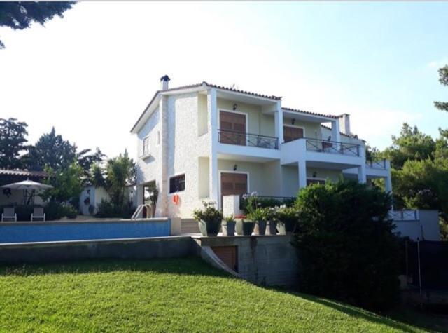 Villa Corina Near The Airport Kouvarás Екстериор снимка