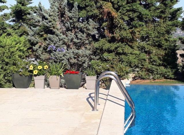 Villa Corina Near The Airport Kouvarás Екстериор снимка